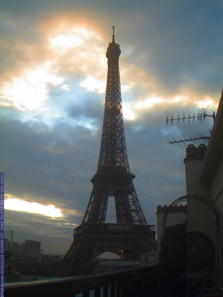 EarthCam - Eiffel Tower Cam